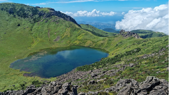 주말/성수기엔 갑자기 몰리는데, 언제 어디부터 터질지 감으로만 대응합니다